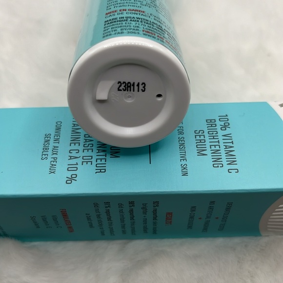 First Aid Beauty (FAB) 10% Vitamin C Brightening Serum with Vitamin E & Squalane - Picture 3 of 4